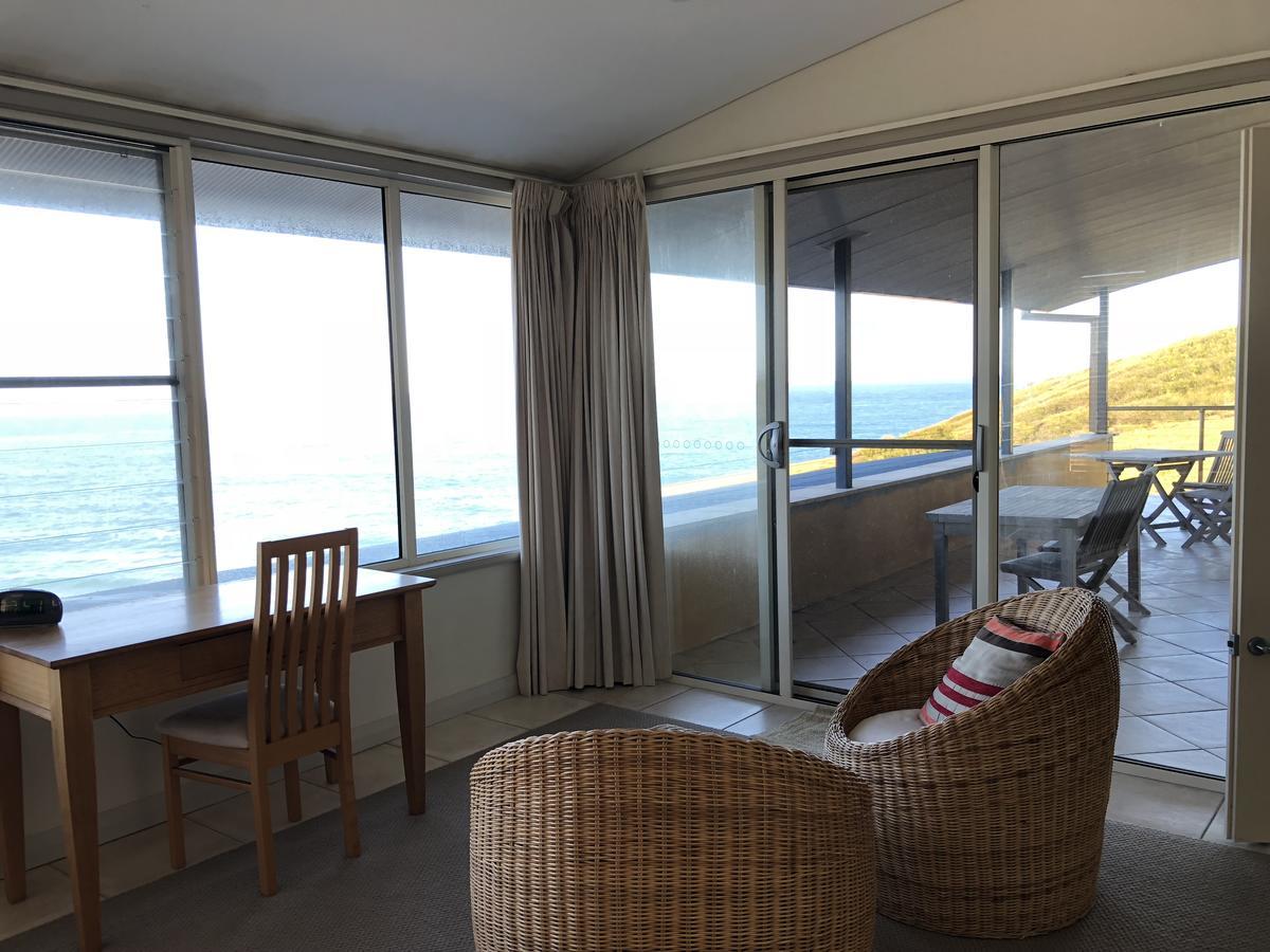 Oceanscape Luxury Beachfront Villas سكوتس هيد الغرفة الصورة