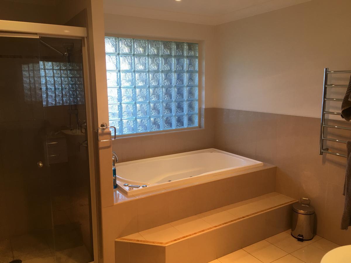 Oceanscape Luxury Beachfront Villas سكوتس هيد الغرفة الصورة